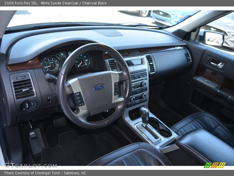 White Suede Clearcoat / Charcoal Black 2009 Ford Flex SEL