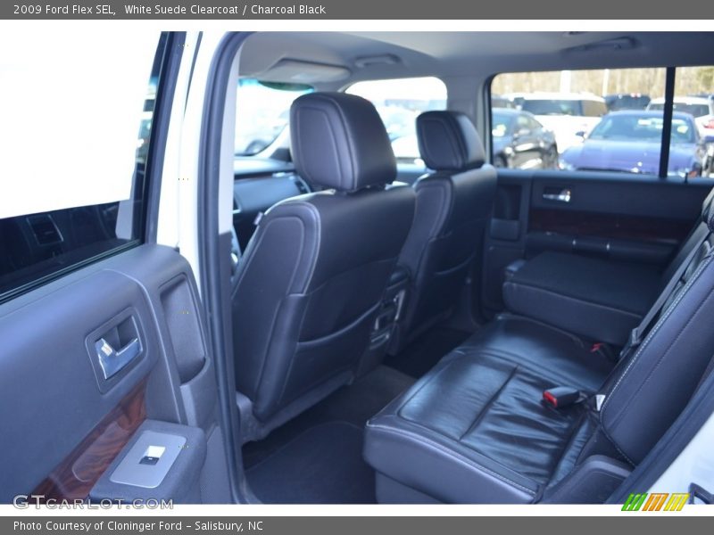 White Suede Clearcoat / Charcoal Black 2009 Ford Flex SEL