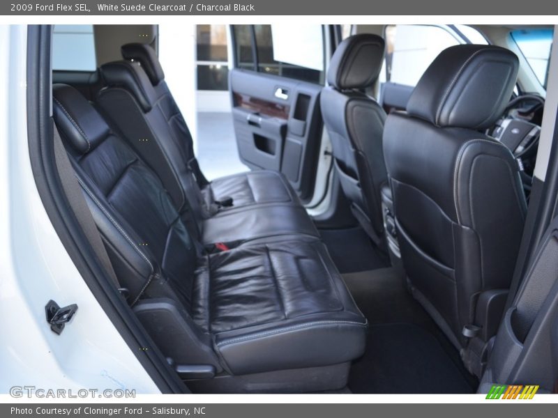 White Suede Clearcoat / Charcoal Black 2009 Ford Flex SEL