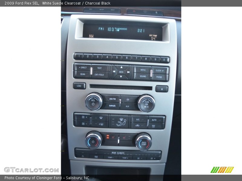 White Suede Clearcoat / Charcoal Black 2009 Ford Flex SEL