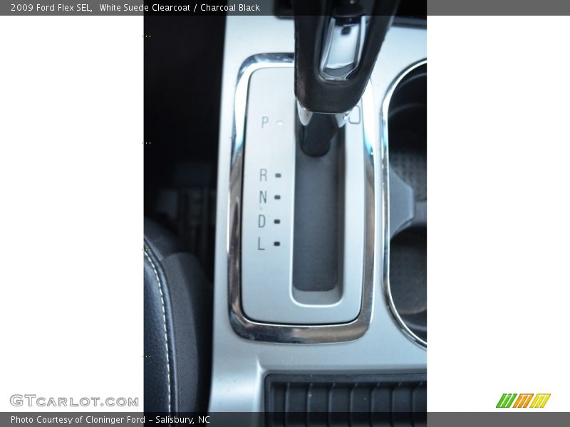 White Suede Clearcoat / Charcoal Black 2009 Ford Flex SEL