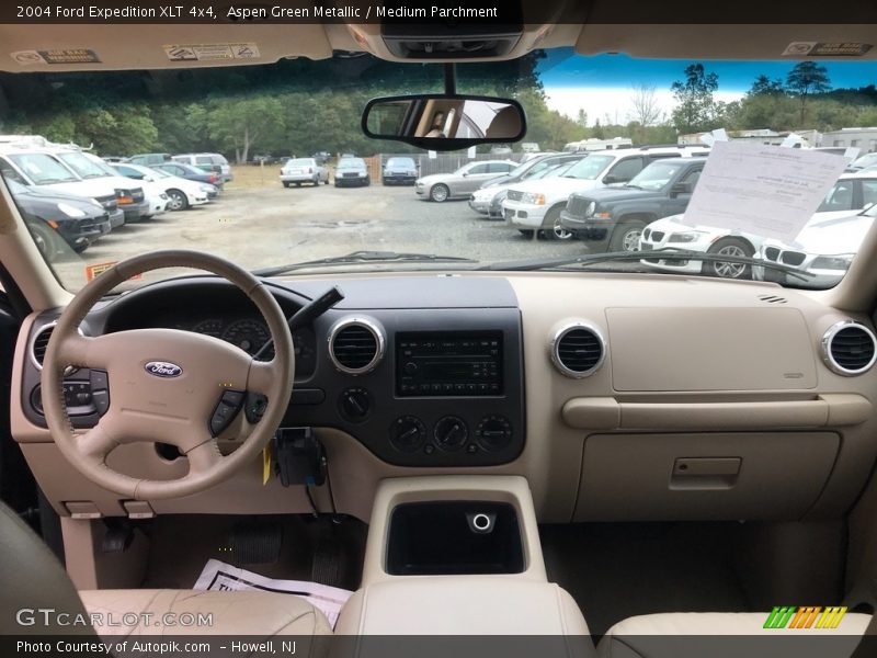 Aspen Green Metallic / Medium Parchment 2004 Ford Expedition XLT 4x4