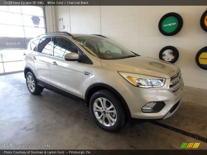 White Gold / Charcoal Black 2018 Ford Escape SE 4WD