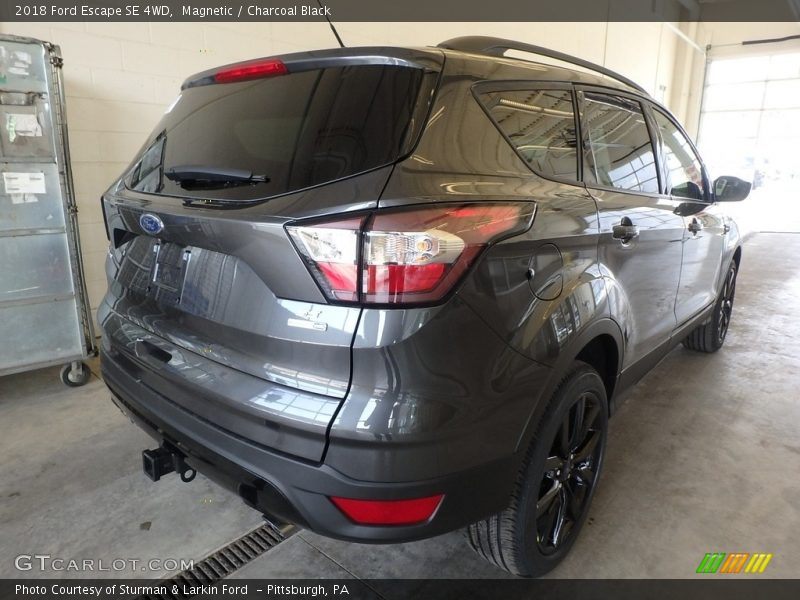 Magnetic / Charcoal Black 2018 Ford Escape SE 4WD