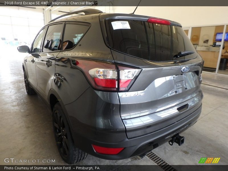 Magnetic / Charcoal Black 2018 Ford Escape SE 4WD