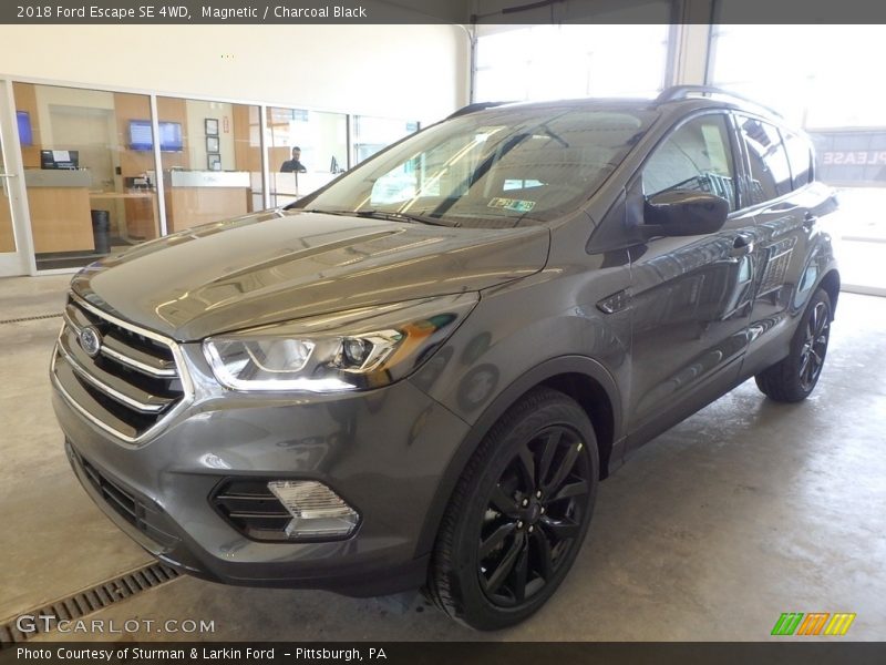 Magnetic / Charcoal Black 2018 Ford Escape SE 4WD