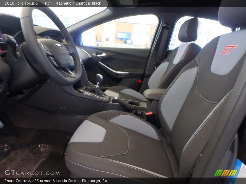Magnetic / Charcoal Black 2018 Ford Focus ST Hatch