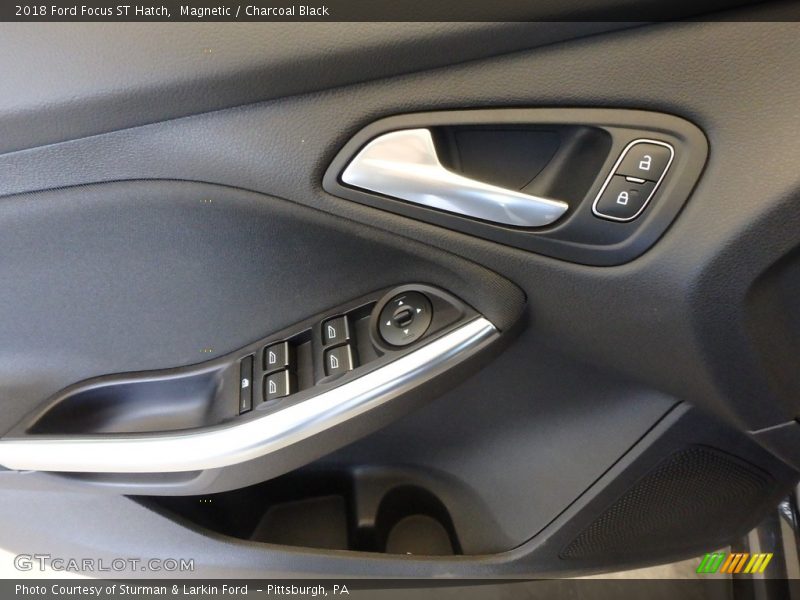 Magnetic / Charcoal Black 2018 Ford Focus ST Hatch