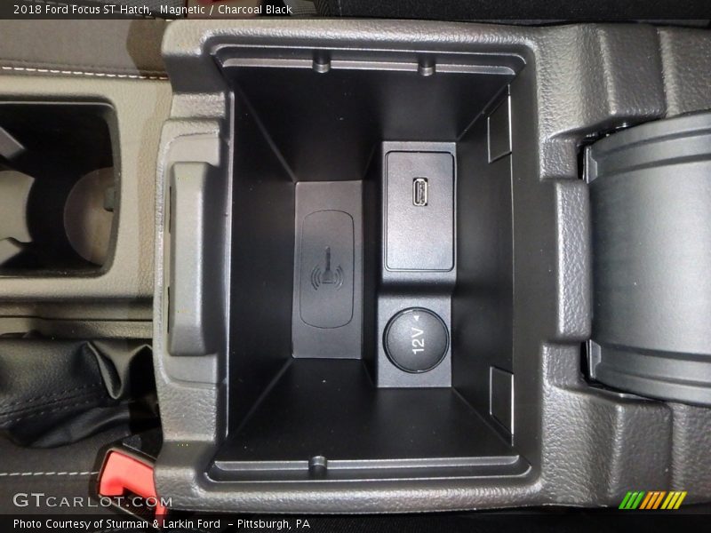 Magnetic / Charcoal Black 2018 Ford Focus ST Hatch