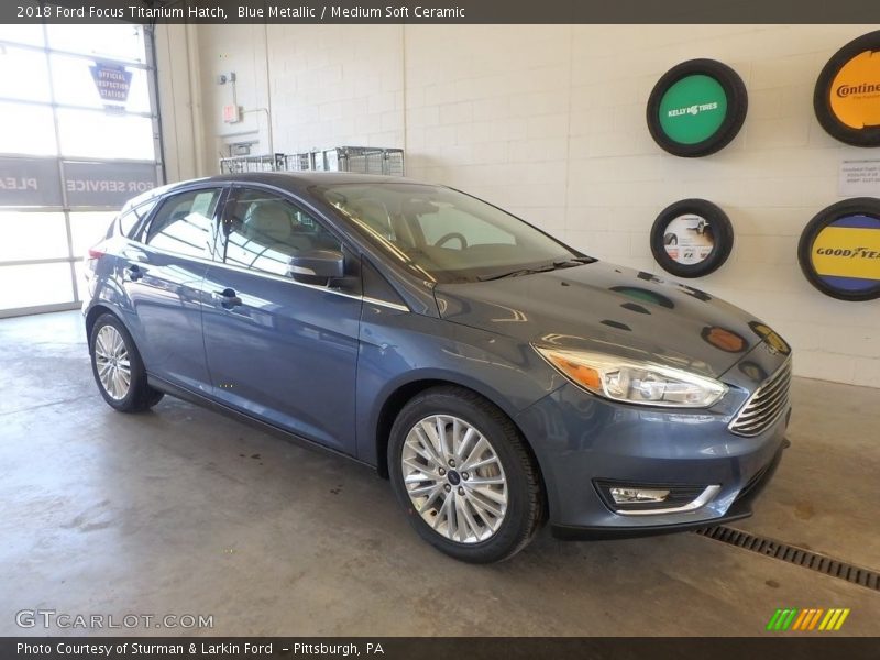 Blue Metallic / Medium Soft Ceramic 2018 Ford Focus Titanium Hatch