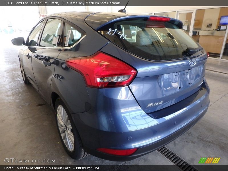 Blue Metallic / Medium Soft Ceramic 2018 Ford Focus Titanium Hatch