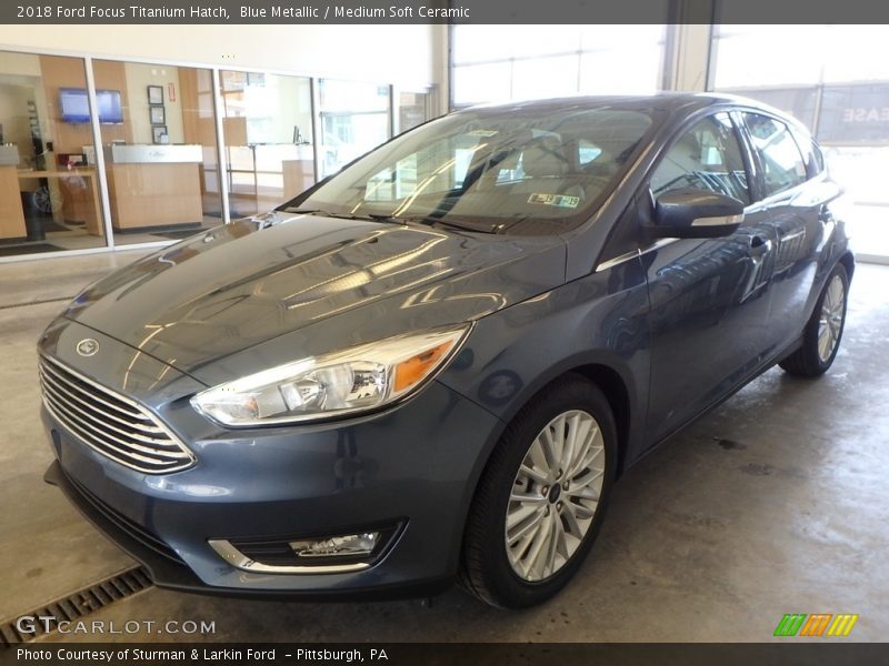 Blue Metallic / Medium Soft Ceramic 2018 Ford Focus Titanium Hatch