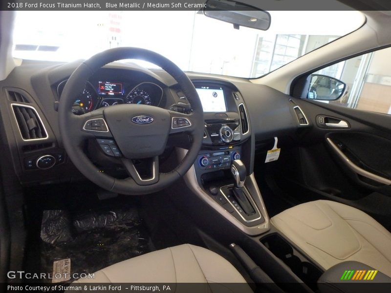 Blue Metallic / Medium Soft Ceramic 2018 Ford Focus Titanium Hatch