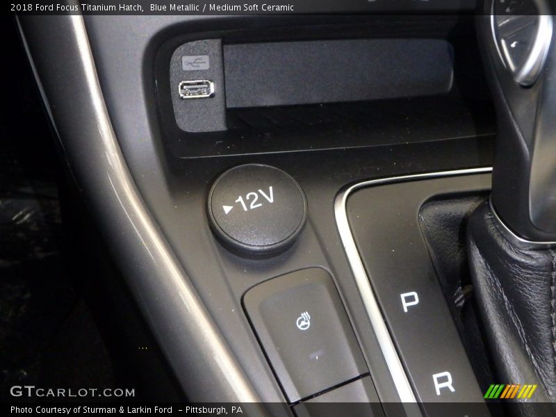 Blue Metallic / Medium Soft Ceramic 2018 Ford Focus Titanium Hatch