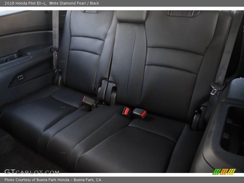 White Diamond Pearl / Black 2018 Honda Pilot EX-L