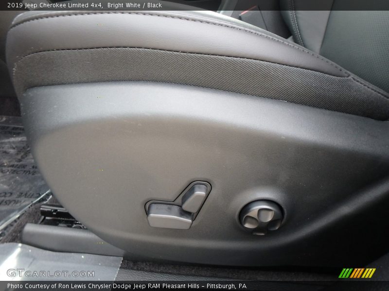 Bright White / Black 2019 Jeep Cherokee Limited 4x4