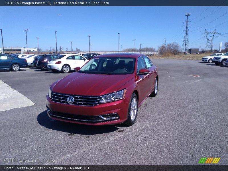 Fortana Red Metallic / Titan Black 2018 Volkswagen Passat SE