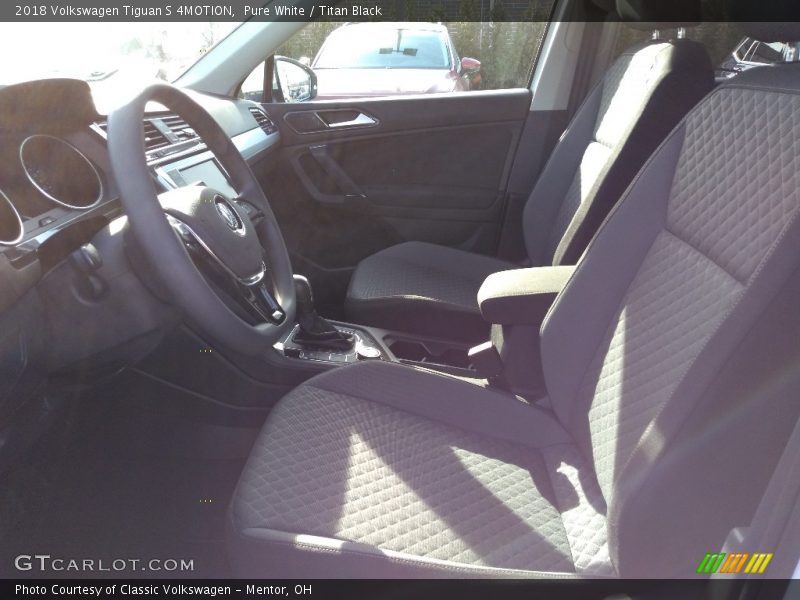 Pure White / Titan Black 2018 Volkswagen Tiguan S 4MOTION