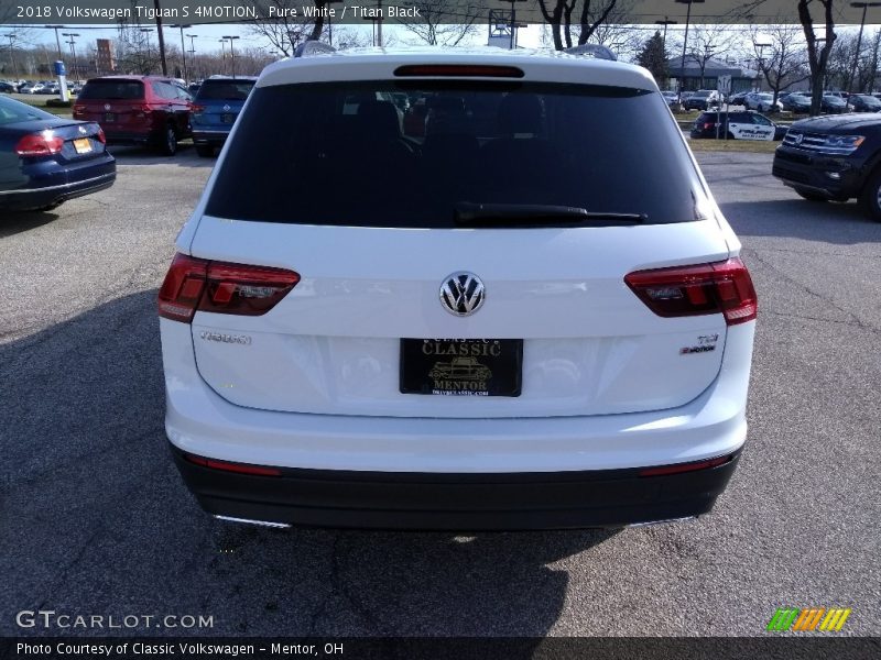 Pure White / Titan Black 2018 Volkswagen Tiguan S 4MOTION