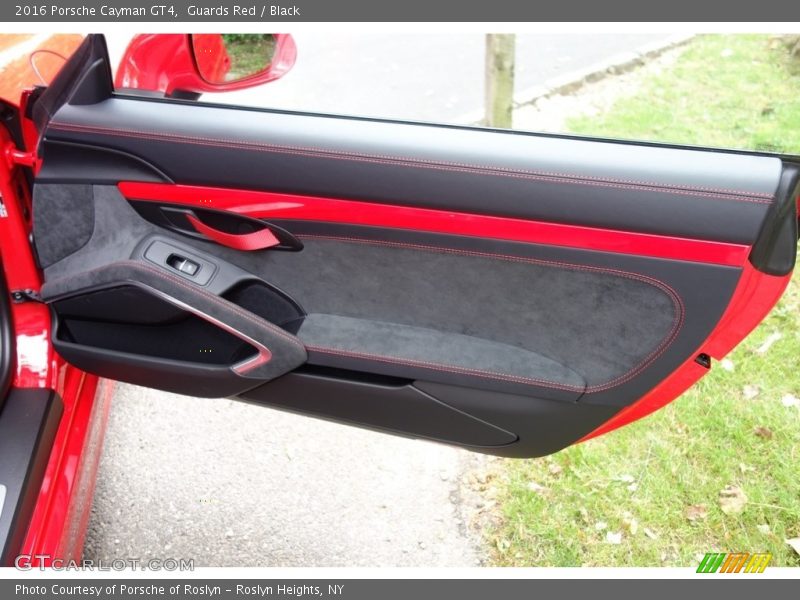 Door Panel of 2016 Cayman GT4