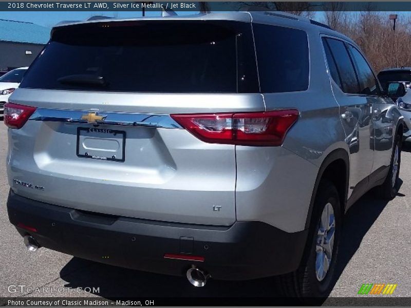 Silver Ice Metallic / Jet Black 2018 Chevrolet Traverse LT AWD