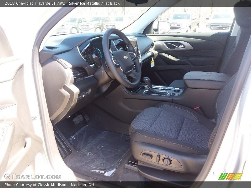 Silver Ice Metallic / Jet Black 2018 Chevrolet Traverse LT AWD