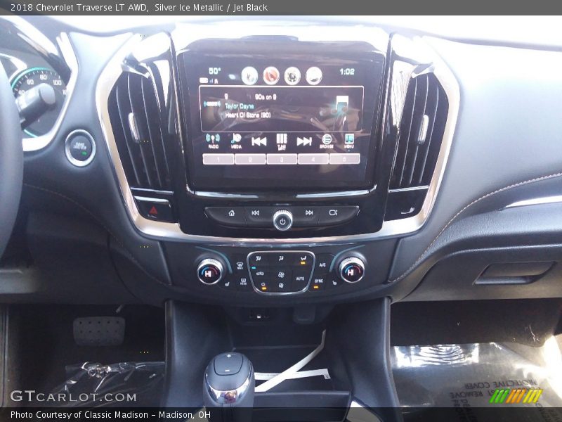 Silver Ice Metallic / Jet Black 2018 Chevrolet Traverse LT AWD