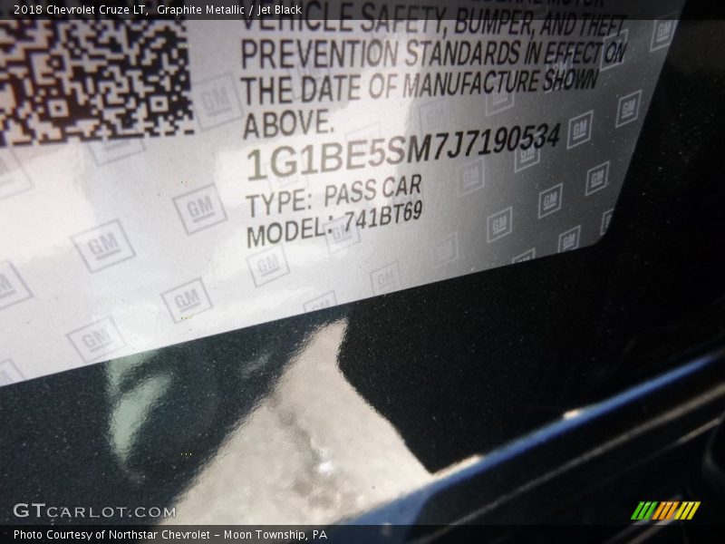 Graphite Metallic / Jet Black 2018 Chevrolet Cruze LT