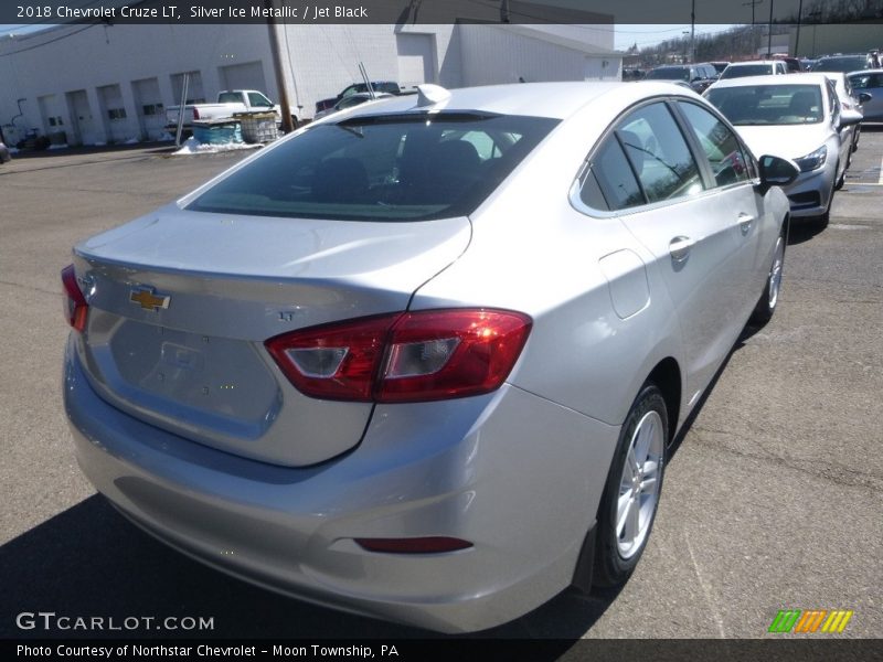 Silver Ice Metallic / Jet Black 2018 Chevrolet Cruze LT