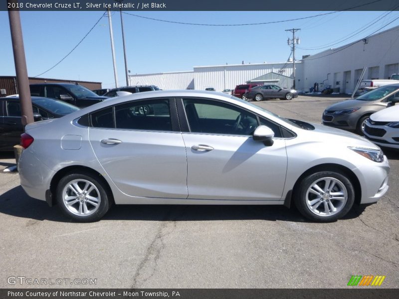 Silver Ice Metallic / Jet Black 2018 Chevrolet Cruze LT