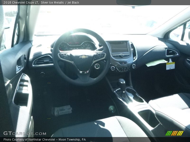 Silver Ice Metallic / Jet Black 2018 Chevrolet Cruze LT