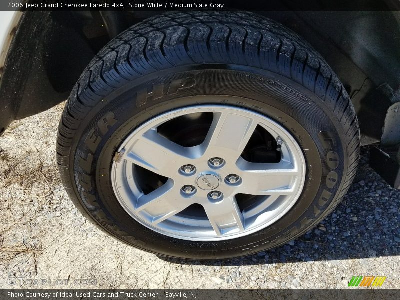 Stone White / Medium Slate Gray 2006 Jeep Grand Cherokee Laredo 4x4