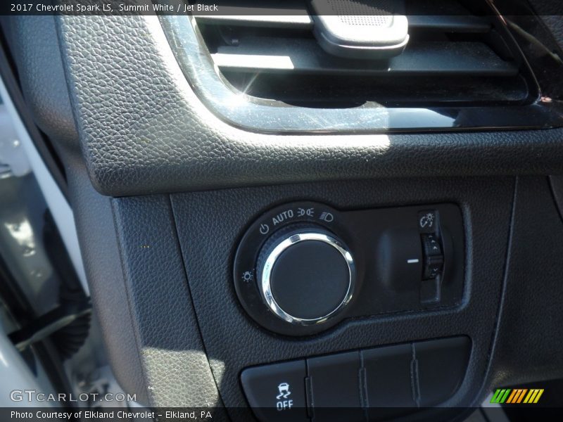Summit White / Jet Black 2017 Chevrolet Spark LS