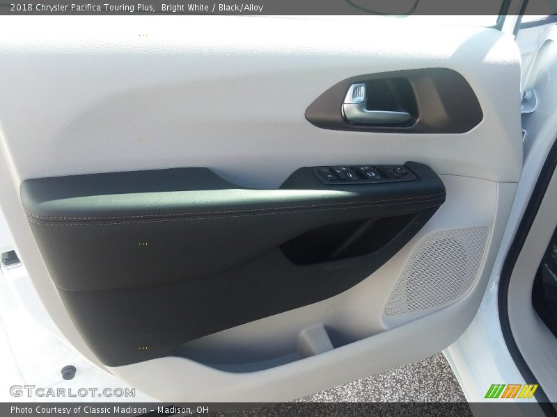 Bright White / Black/Alloy 2018 Chrysler Pacifica Touring Plus