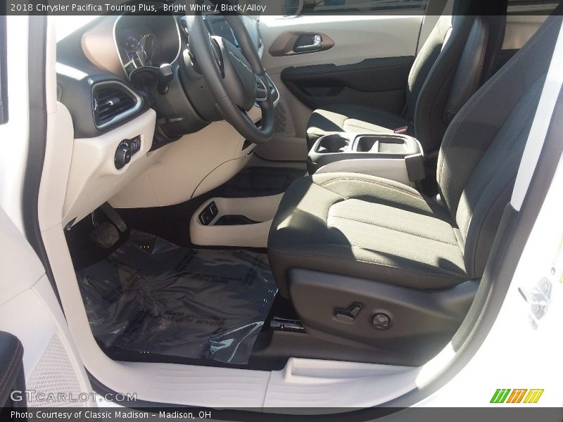 Bright White / Black/Alloy 2018 Chrysler Pacifica Touring Plus