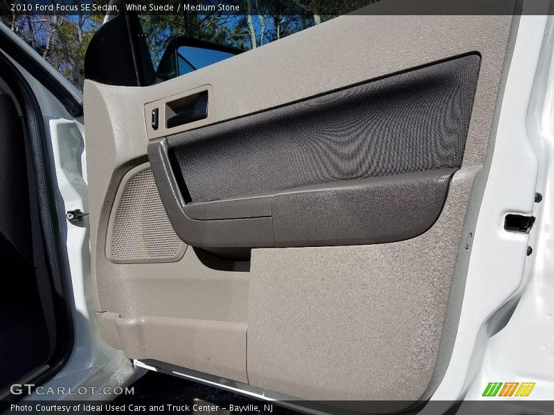 White Suede / Medium Stone 2010 Ford Focus SE Sedan