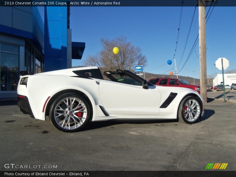 Arctic White / Adrenaline Red 2019 Chevrolet Corvette Z06 Coupe