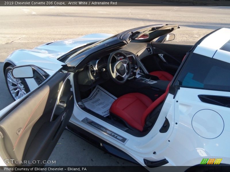Arctic White / Adrenaline Red 2019 Chevrolet Corvette Z06 Coupe