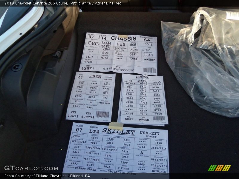 Arctic White / Adrenaline Red 2019 Chevrolet Corvette Z06 Coupe
