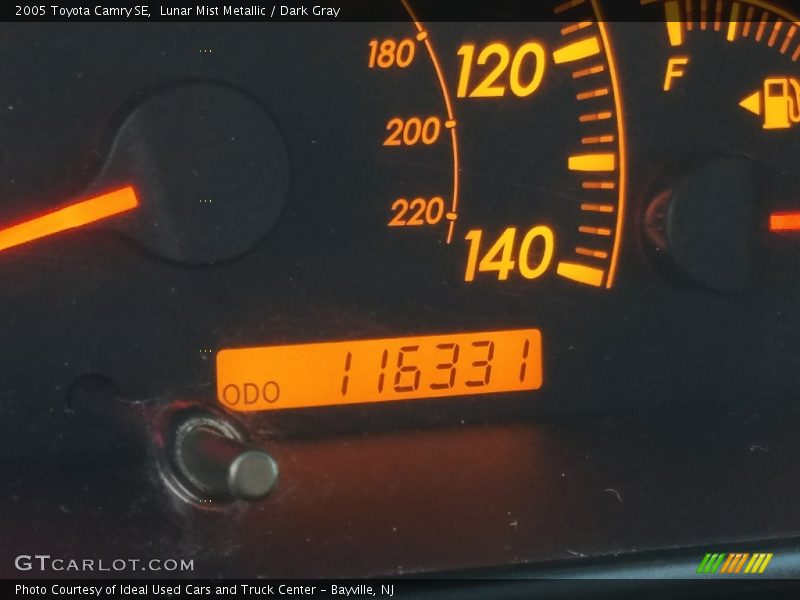 Lunar Mist Metallic / Dark Gray 2005 Toyota Camry SE