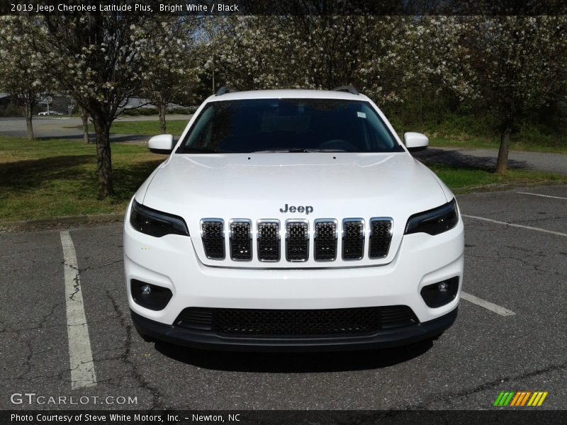 Bright White / Black 2019 Jeep Cherokee Latitude Plus
