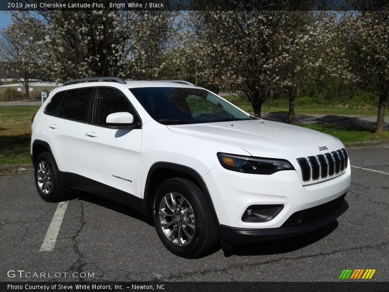 Bright White / Black 2019 Jeep Cherokee Latitude Plus