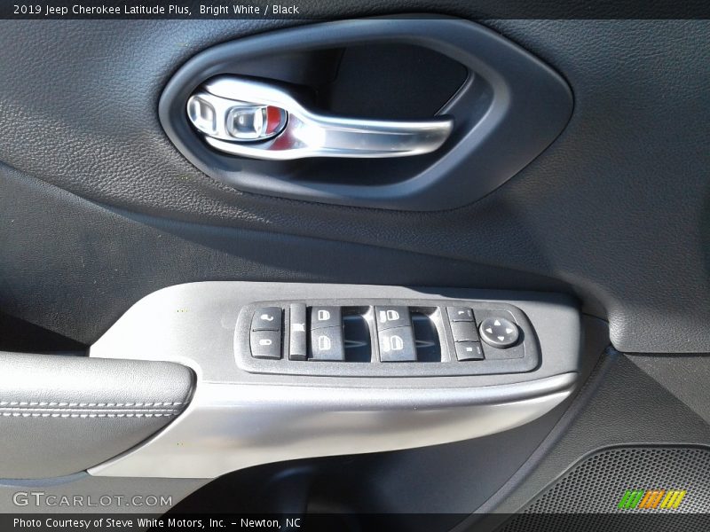 Bright White / Black 2019 Jeep Cherokee Latitude Plus