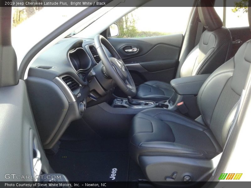 Front Seat of 2019 Cherokee Latitude Plus