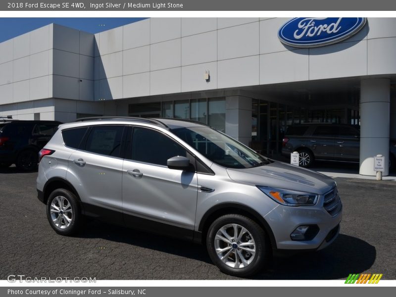 Ingot Silver / Medium Light Stone 2018 Ford Escape SE 4WD