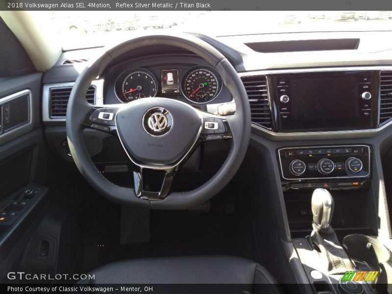 Reflex Silver Metallic / Titan Black 2018 Volkswagen Atlas SEL 4Motion