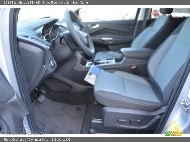 Ingot Silver / Medium Light Stone 2018 Ford Escape SE 4WD