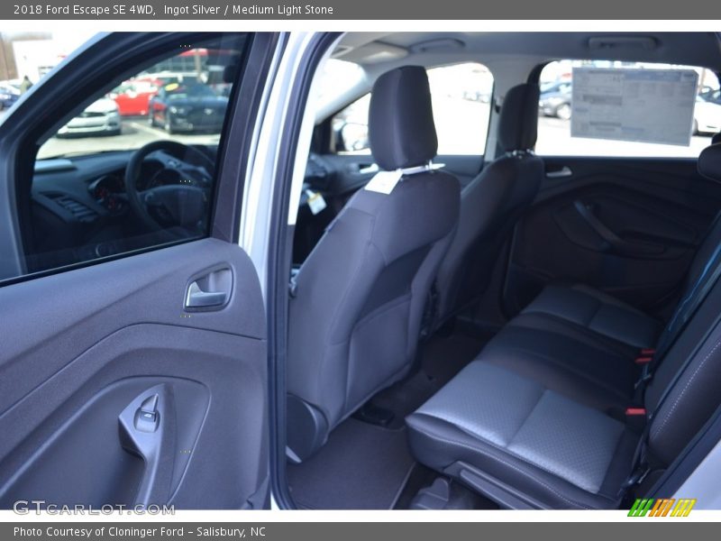Ingot Silver / Medium Light Stone 2018 Ford Escape SE 4WD