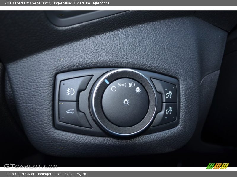 Ingot Silver / Medium Light Stone 2018 Ford Escape SE 4WD