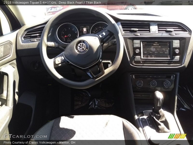 Deep Black Pearl / Titan Black 2018 Volkswagen Tiguan S 4MOTION